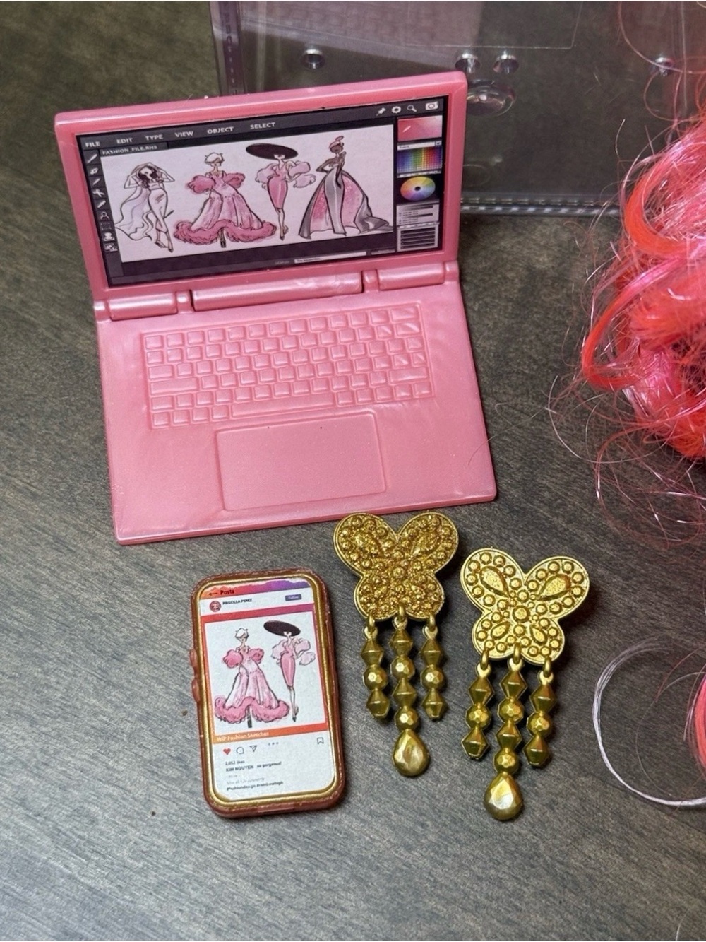 Rainbow High Series 5 Priscilla Perez
Articulated Fashion Doll Pink Accessories - Picture 7 of 10